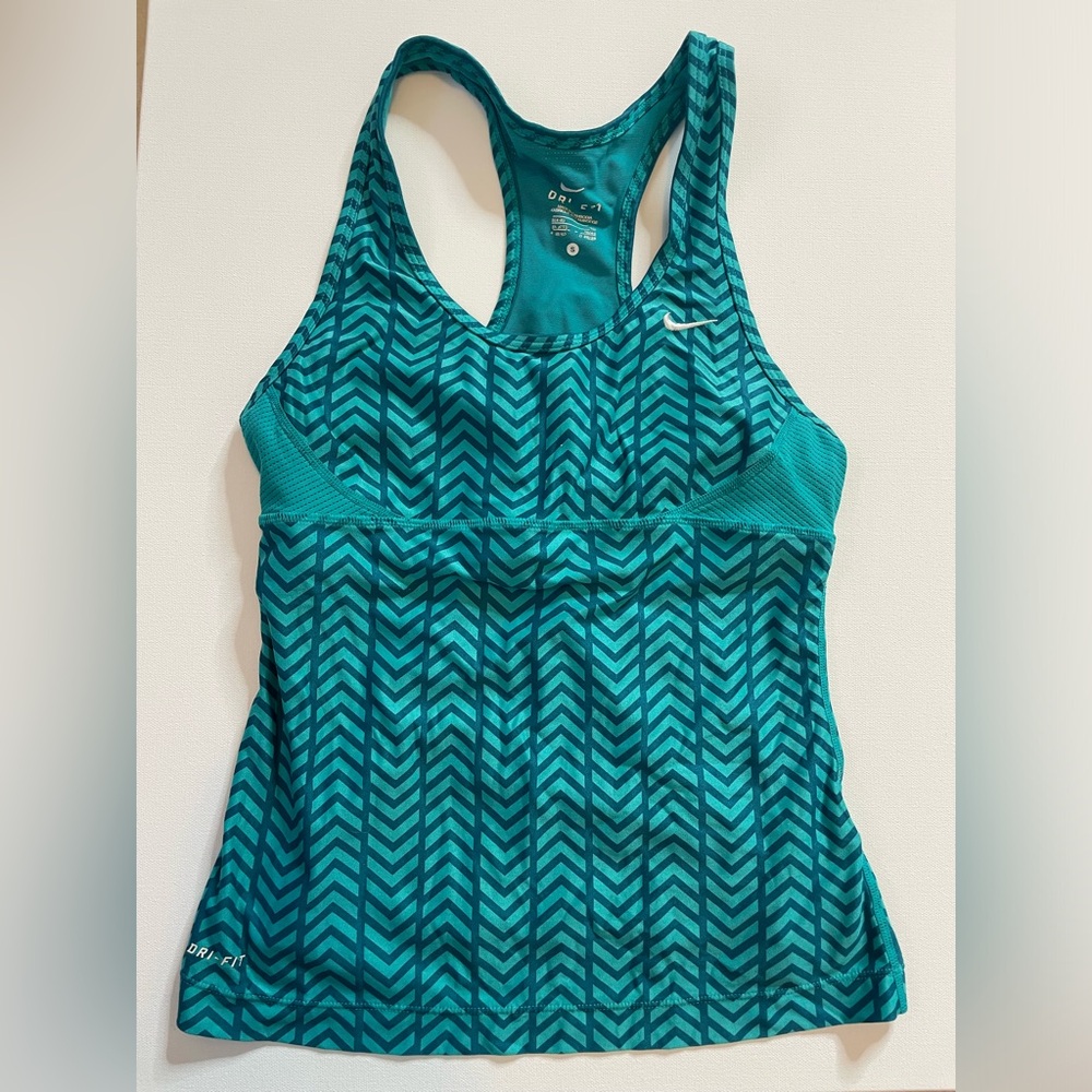 Nike dri fit tank with built in soft cup bra